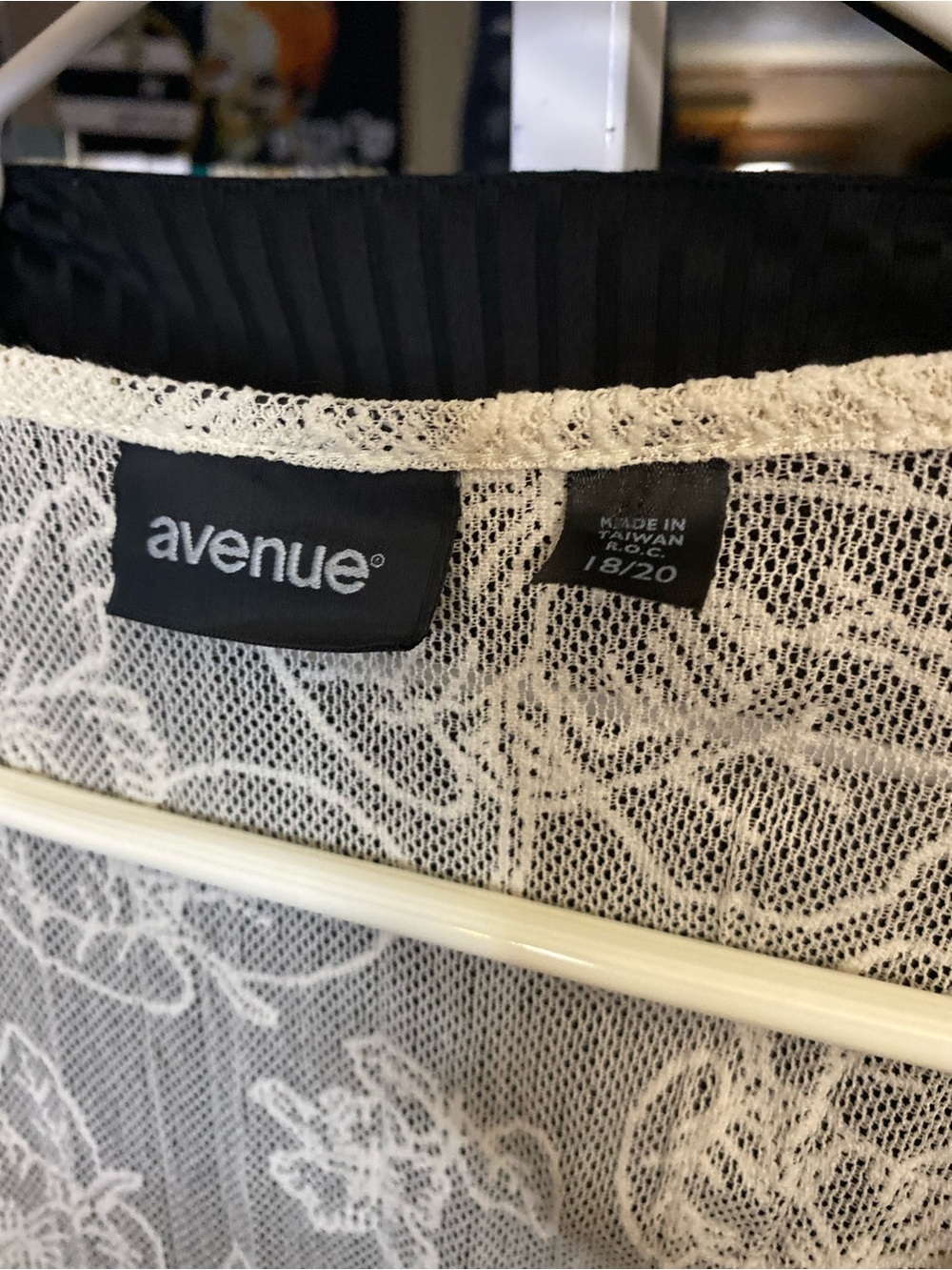 Avenue Cream Floral Lace Plunging V-Neck Swim Coverup with Wood Bead Front Detai - Picture 3 of 3